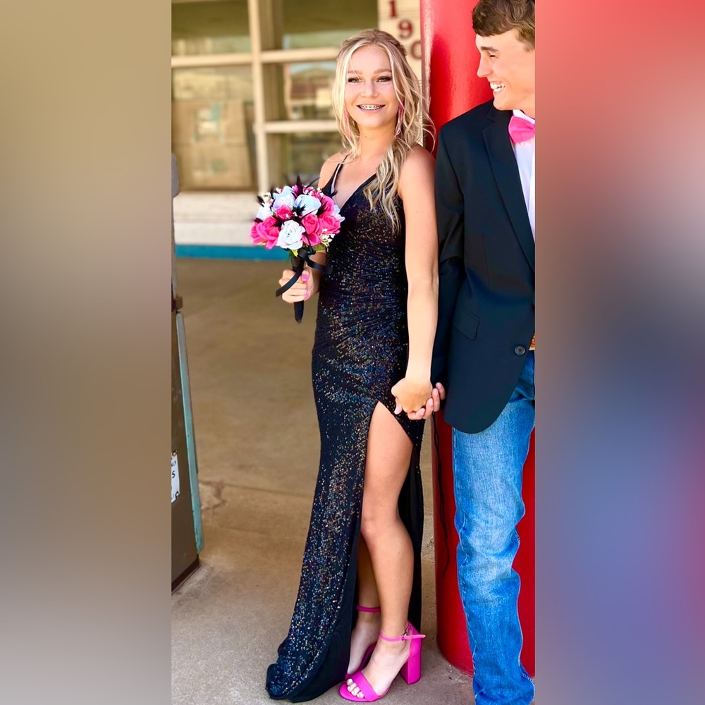 Black prom dress